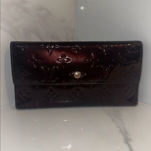Louis Vuitton Vernis Sarah iconic wallet